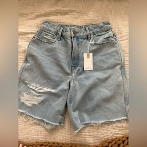 Good American boyfriend shorts